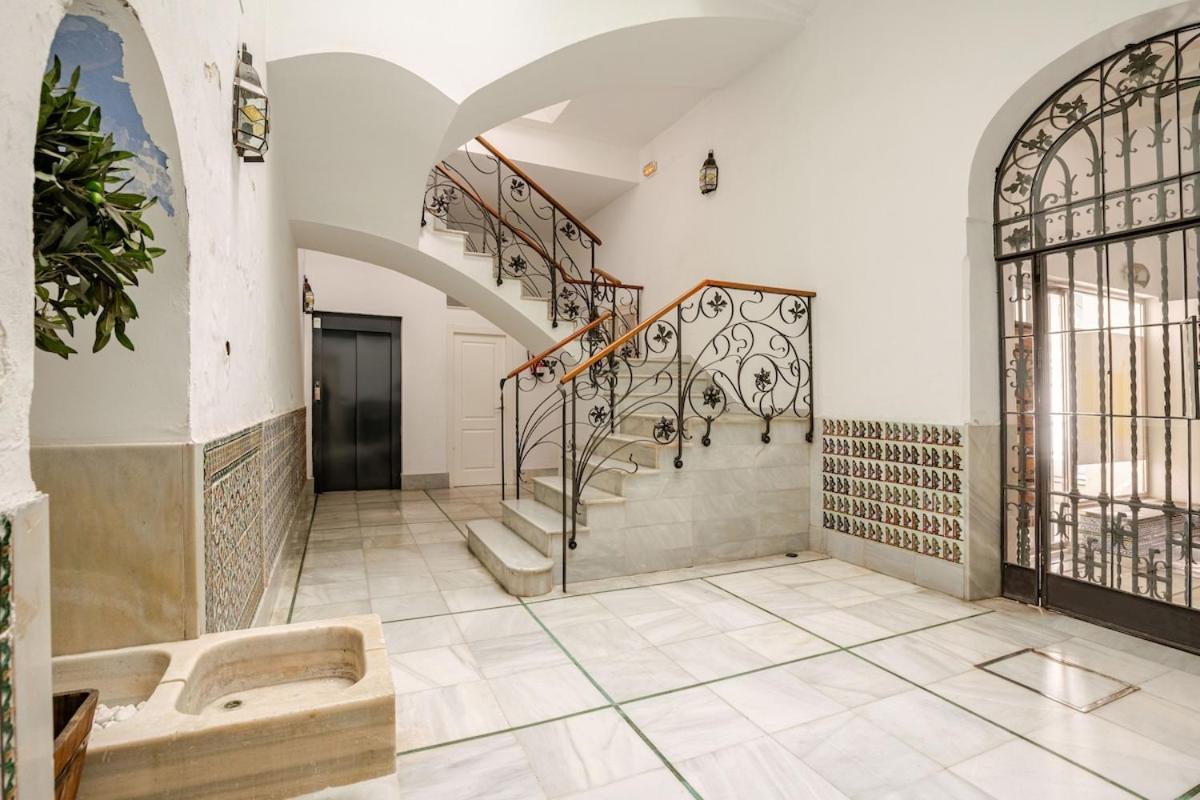 Typ Sevilla Buitenkant foto